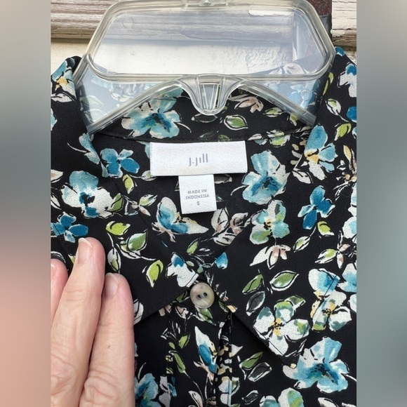 J Jill Ditsy Floral Button-Down Long-Sleeve Feminine Blouse Top Tunic S - Picture 3 of 8